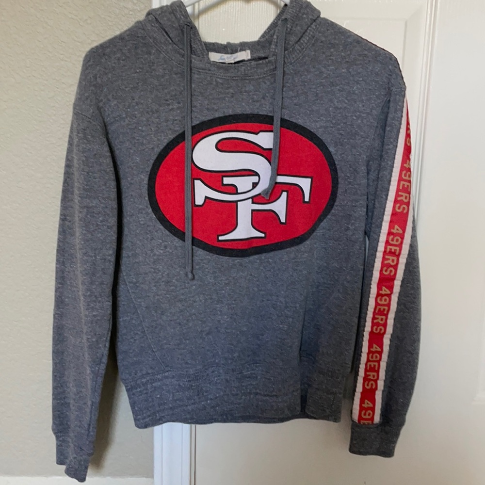 Women’s 49ers sweatshirt